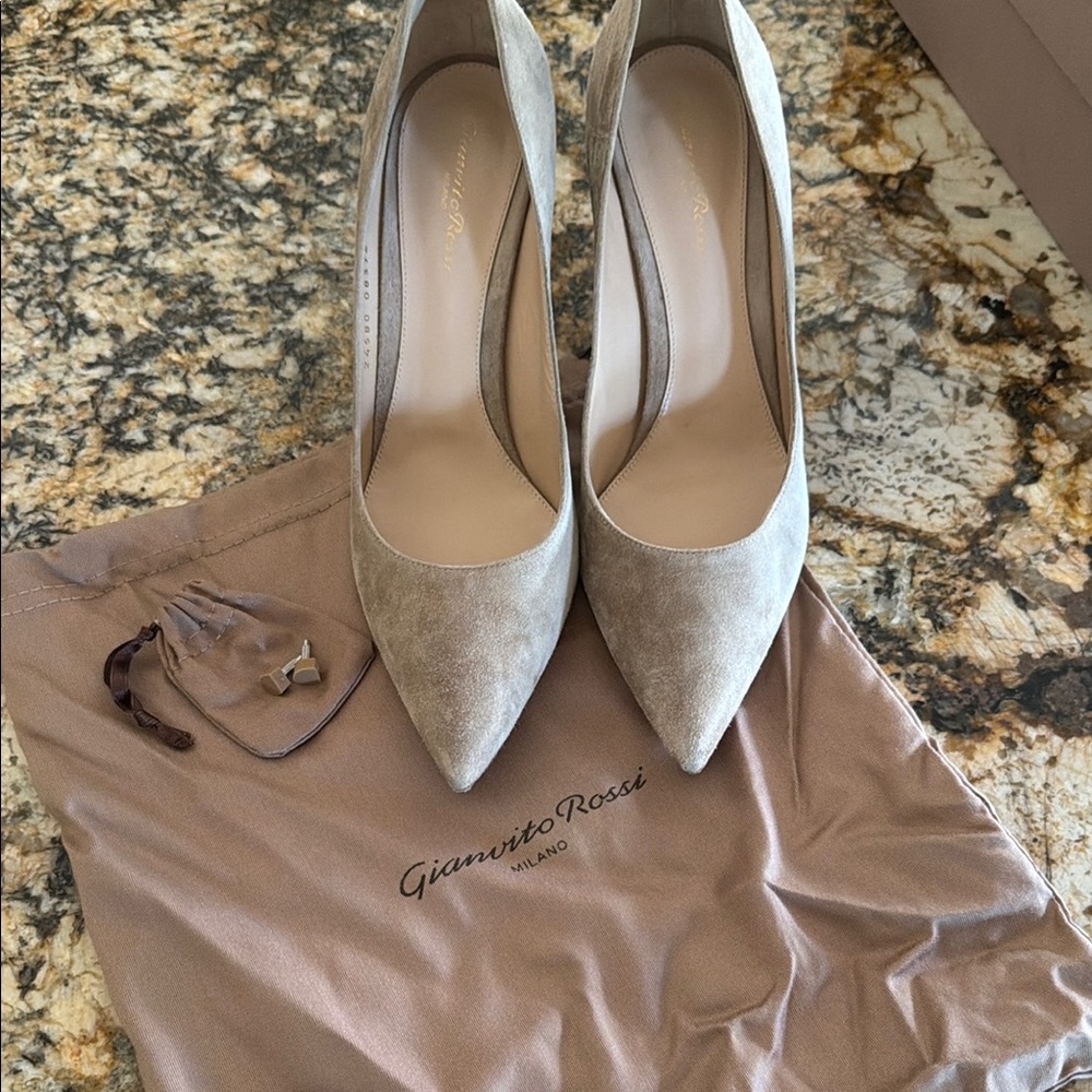 Gianvito Rossi Taupe Suede Pointed Toe Pumps- worn once-Size 11 or 41-with bags